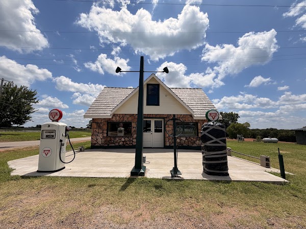 Historic Threatt Filling Station 1