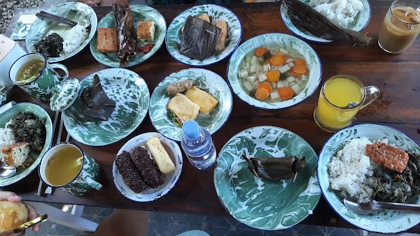 Kedai Makan Mbak Pesta 4