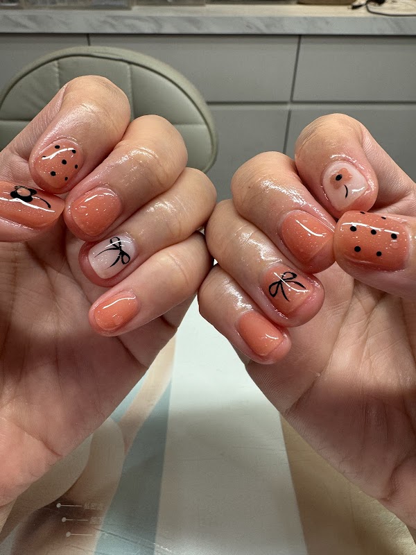 Listen Nails 4