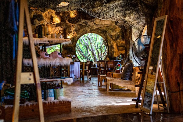 Haven Elephant Café & Restaurant 1