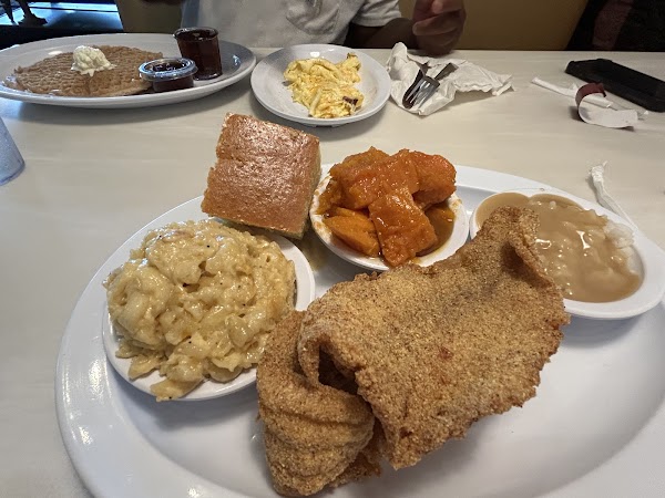 Chicago's Home of Chicken & Waffles 5