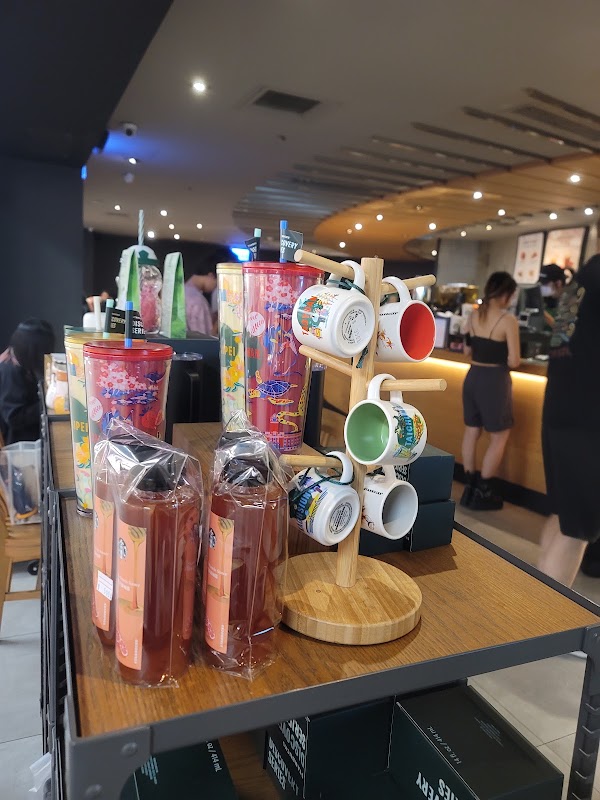 STARBUCKS MRT Taipei Main Station Shop 2