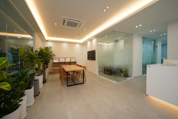 UPenn Jamsil English-speaking Dentist & Orthodontist