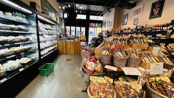 Riverside Market 4