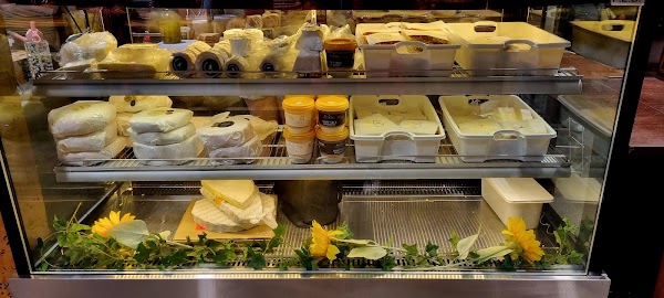 Riverside Market 3