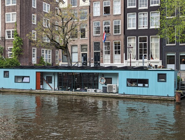 De Poezenboot