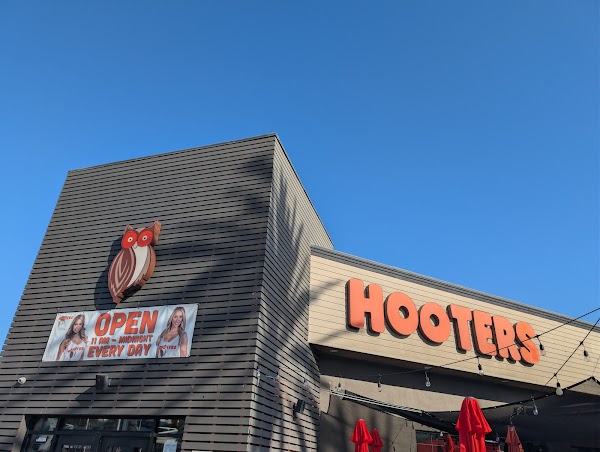 Hooters