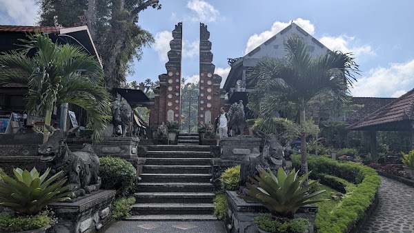 The Gate Enter to Lempuyang Temple 2