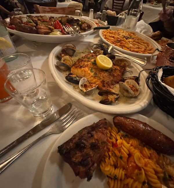 Carmine's - Upper West Side 4