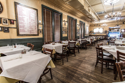 Carmine's - Upper West Side 3
