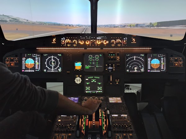 Fly in Cockpit | İstanbul Uçuş Simülatör ve Pilot Eğitim Merkezi 1