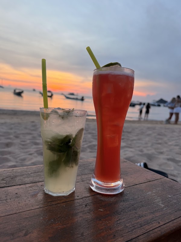 Lotus Beach Bar & Restaurant 5
