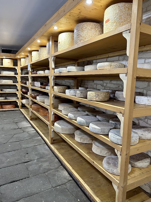 La cave a fromages 2