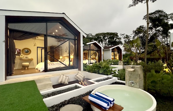 Skylake Villa & Resort