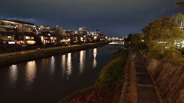 Gion-Shijō Station 5