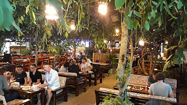 Dong Vui Food Court 1