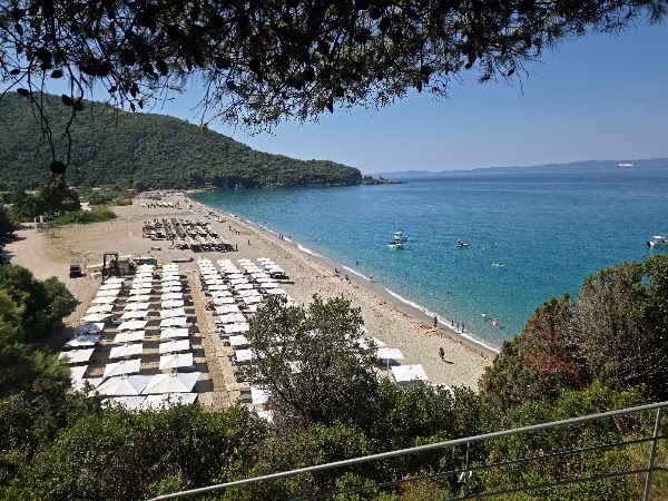 Karavostasi Beach