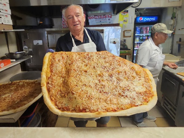 Ljubo's Pizza 3