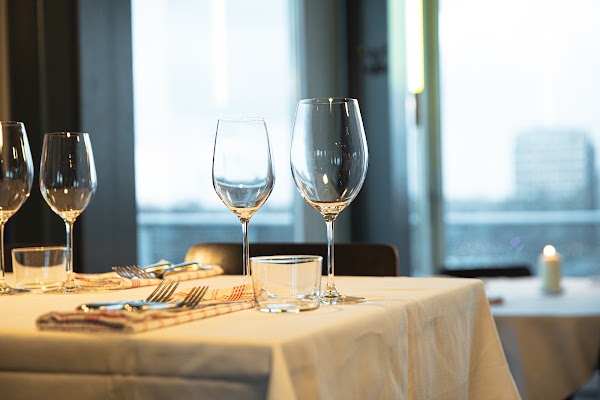 REM | Restaurant - Rooftop - Bar 4