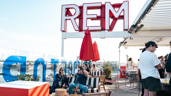 REM | Restaurant - Rooftop - Bar 2