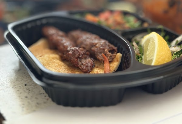 Üç Kardeşler Döner Kebap Salonu 4