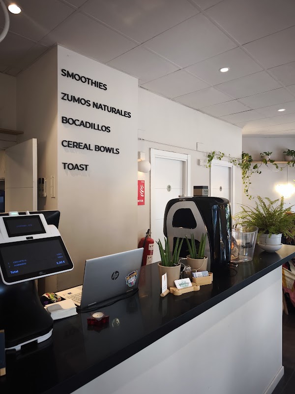 DeCent - Cafe & Brunch 3