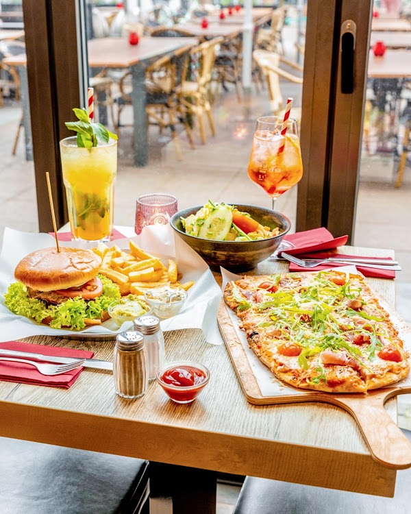 Bull & Bear Restaurant & Sportsbar 5