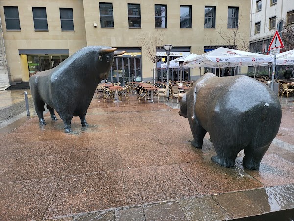 Bull & Bear Restaurant & Sportsbar 3