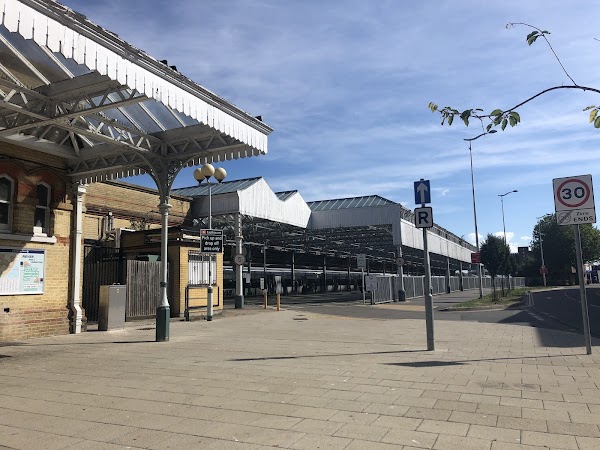 Eastbourne railway station 3