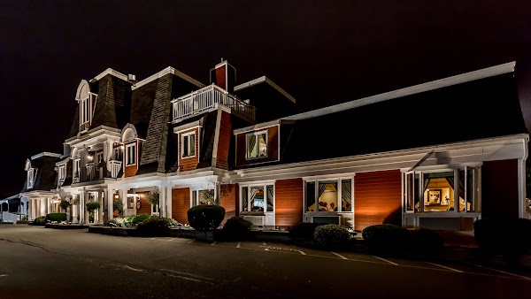 Inn On The Lake