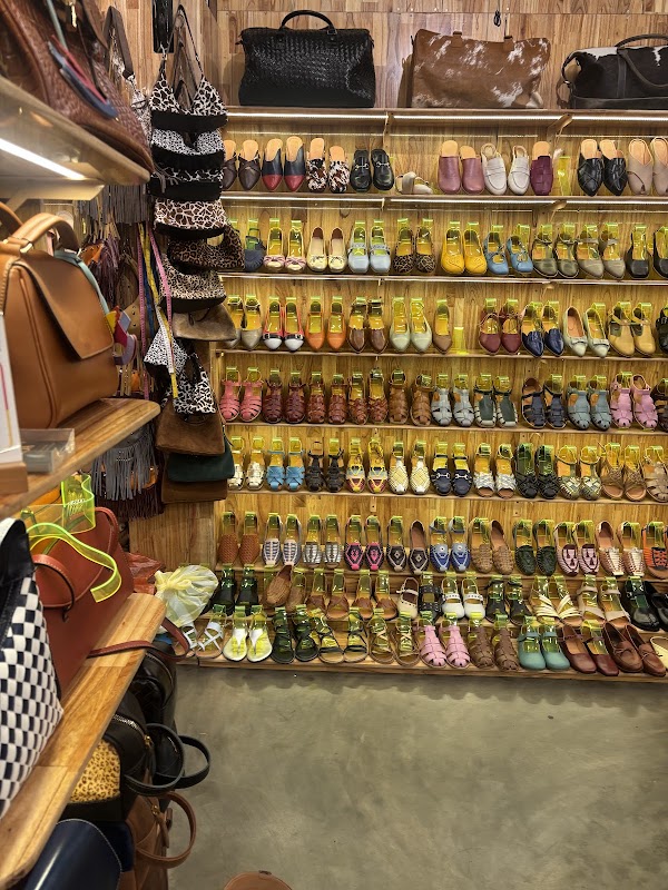 NOA Leather Shoes Hoi An – Handmade Near Japanese Bridge 5