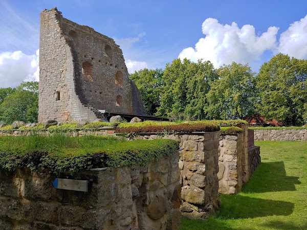 Husaby biskopsborg