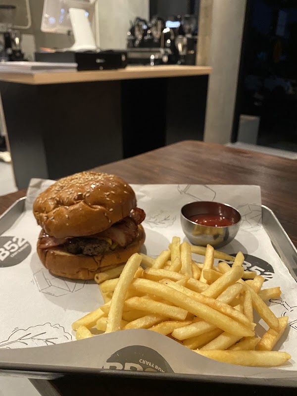 BB52 Burgers Kerobokan 5