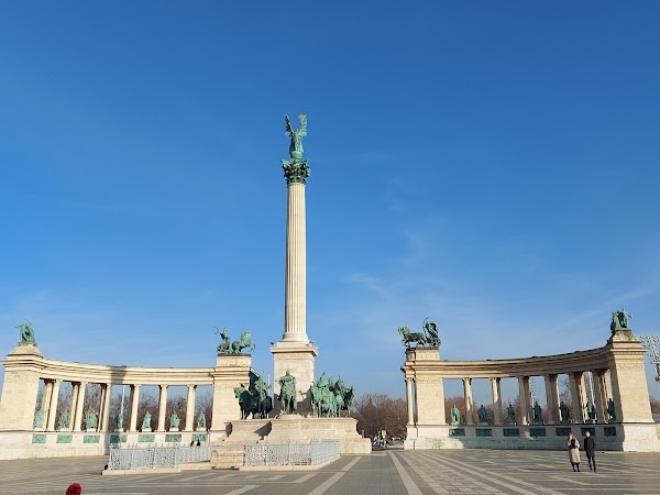 Heroes' Square