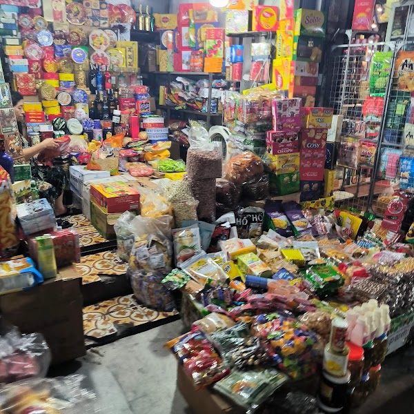 chocolate market 3