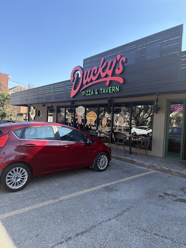 Duckys Pizza & Tavern