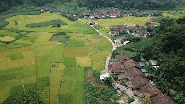 Phia Thắp Village