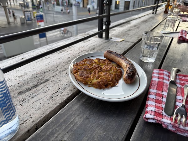 Sternen Grill + Sternen Grill Restaurant im oberen Stock. 4