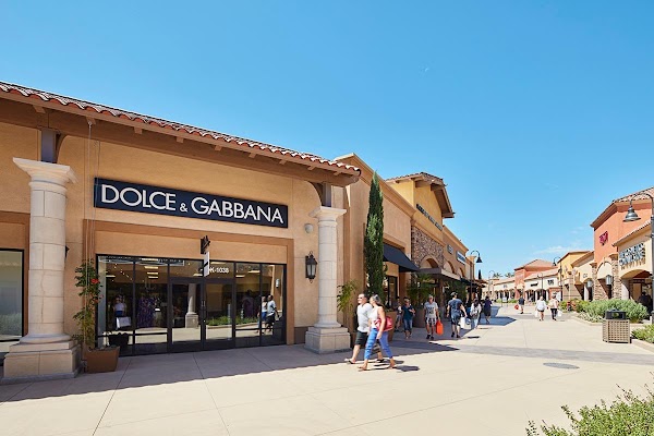 Desert Hills Premium Outlets