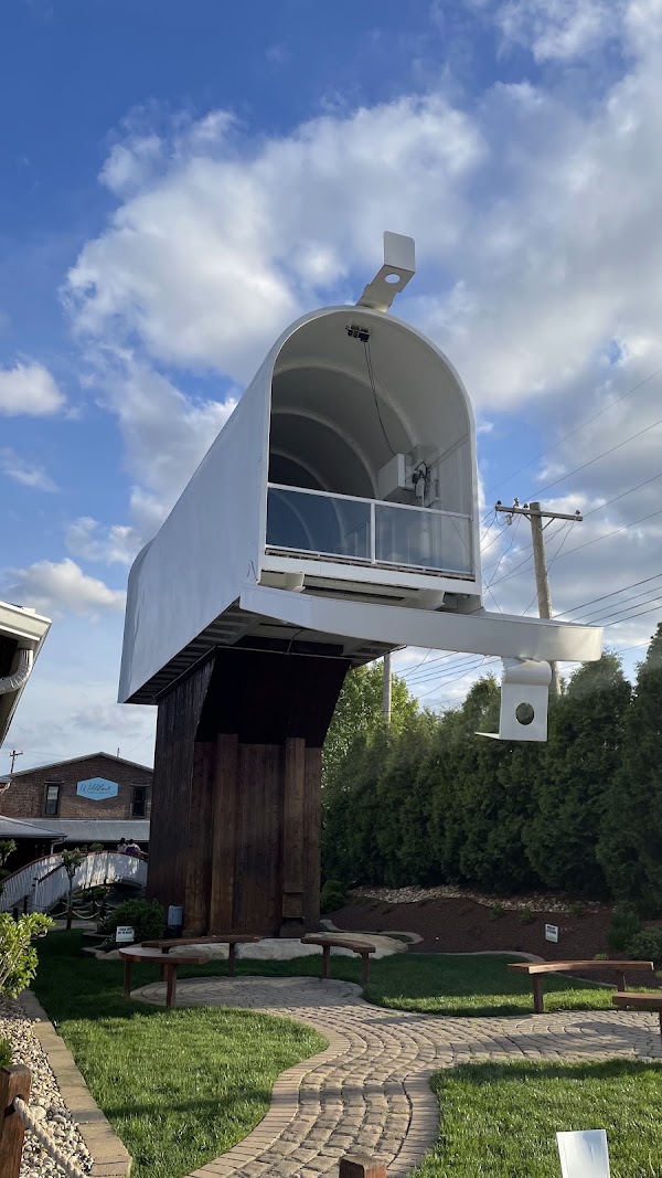 World's Largest Mailbox 1