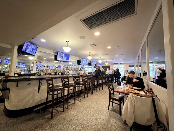Felix's Restaurant & Oyster Bar