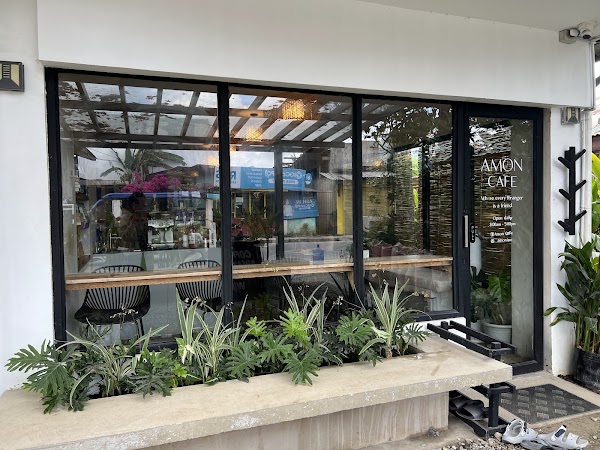Amon Cafe 1