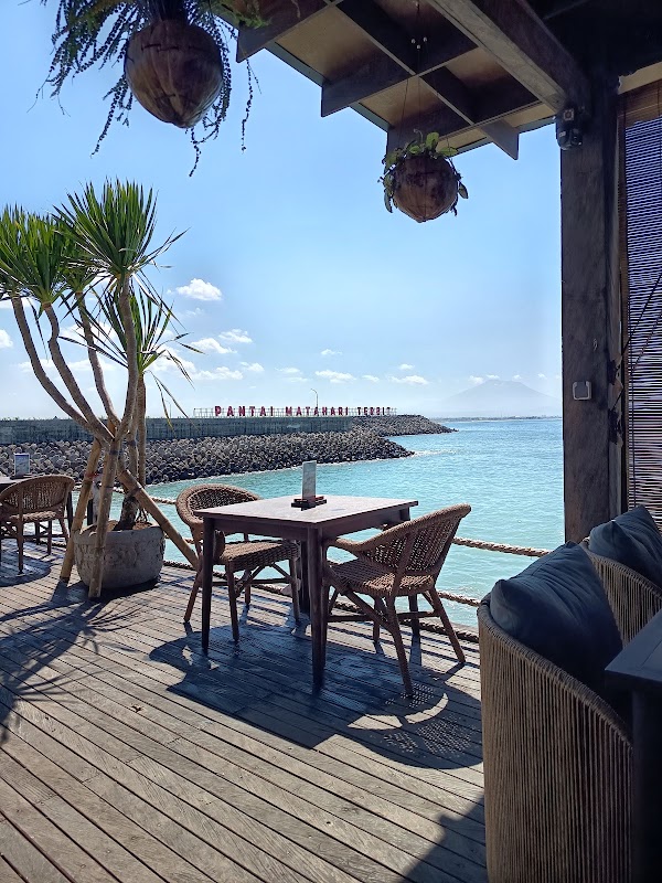 MOLO Restaurant & Bar 1