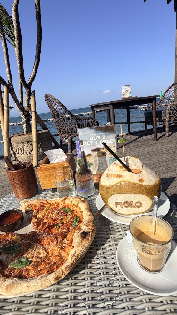 MOLO Restaurant & Bar 4