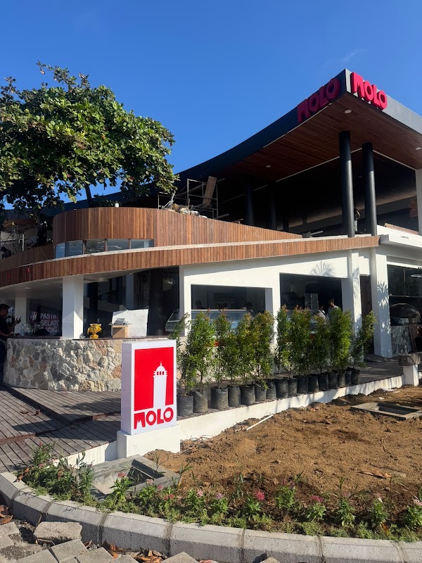 MOLO Restaurant & Bar 3