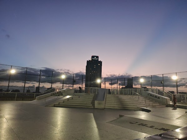 H.L.N.A SKYGARDEN 2