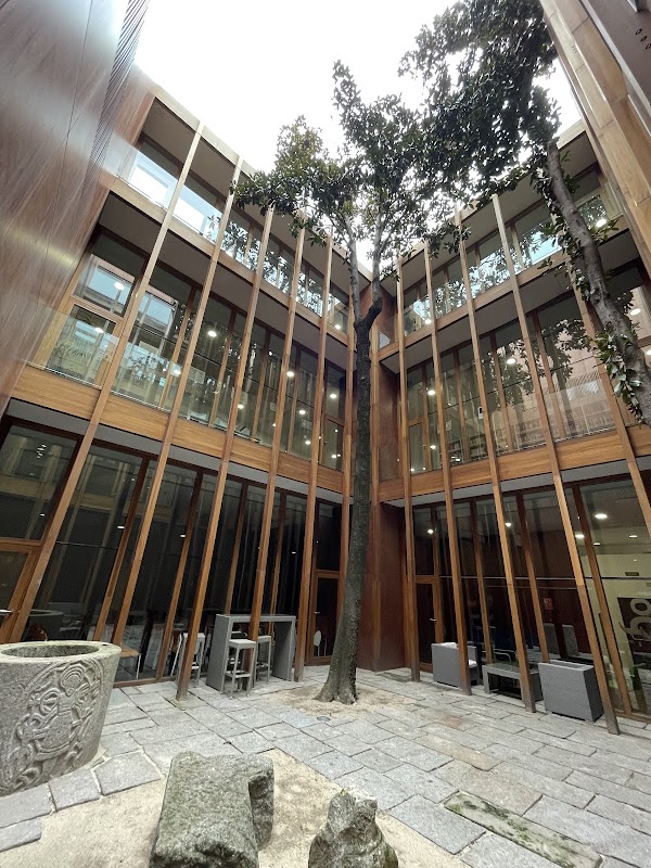 Iván de Vargas Library 5
