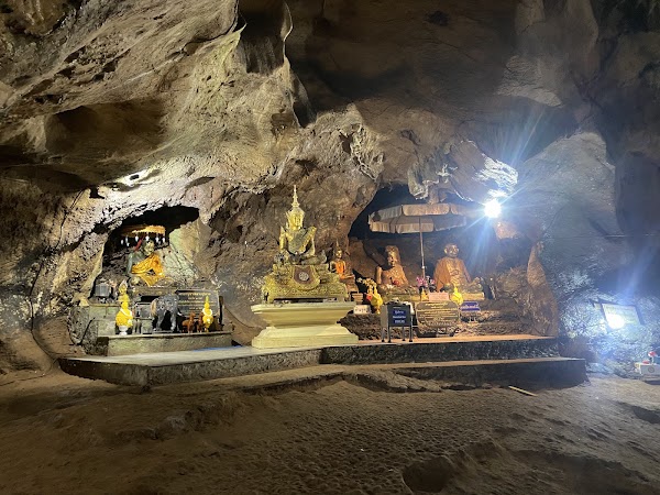 Wat Tham Chiang Dao 3