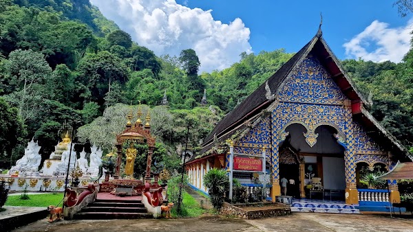 Wat Tham Chiang Dao 2