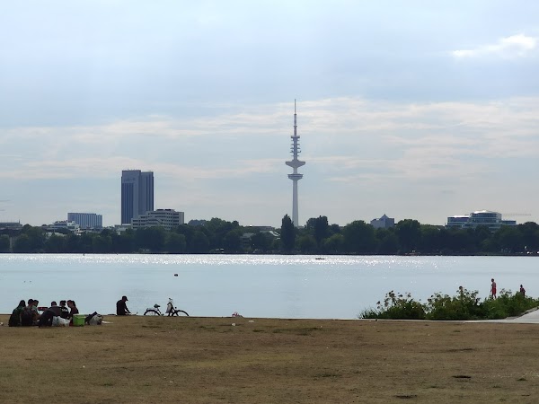 Alsterwiese Schwanenwik 1
